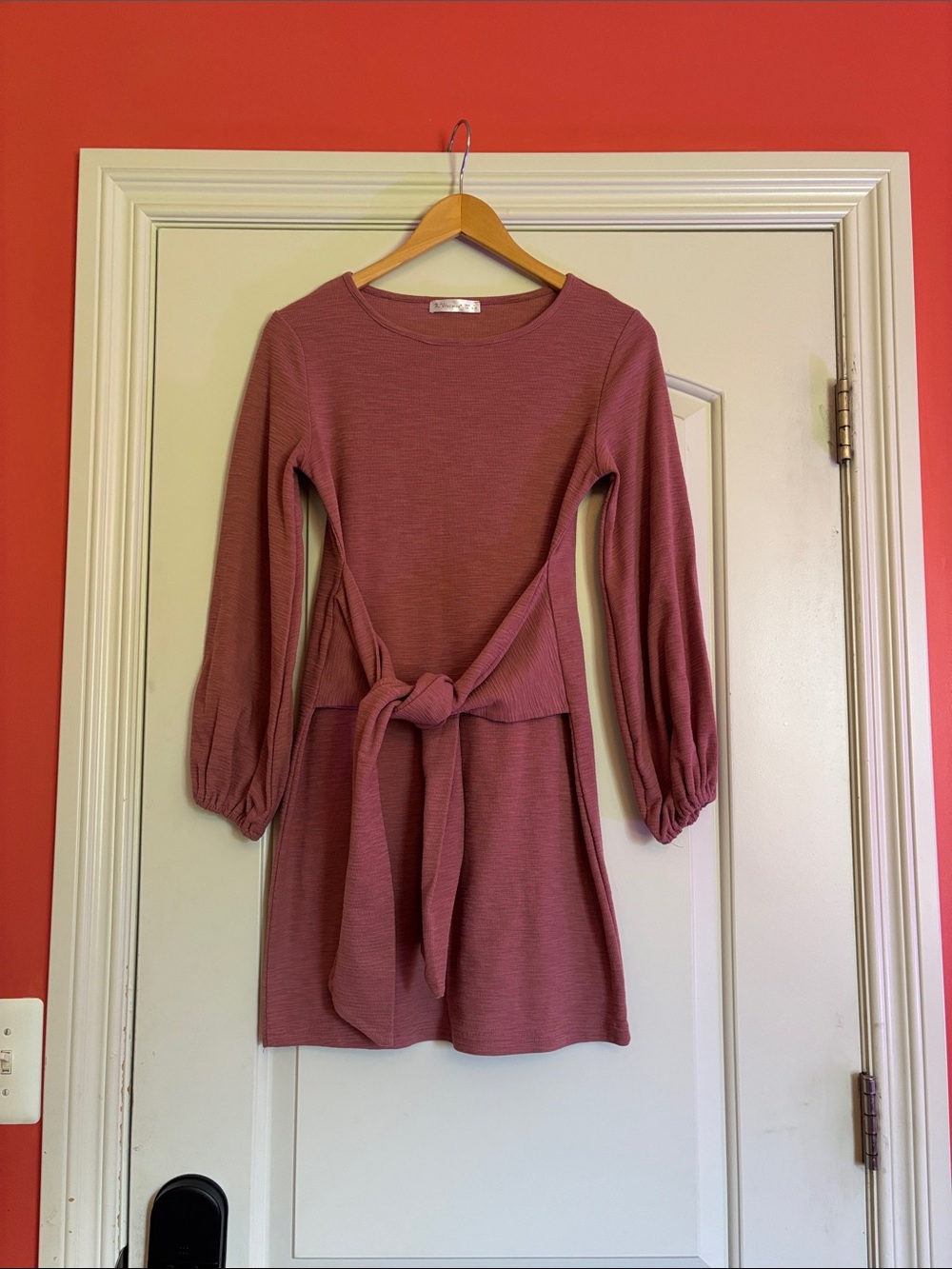 R Vivimos Mauve Knit Tie-Waist Long Sleeve Dress. Size 4/6